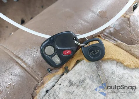 2000 Chevrolet Silverado 1500 Lt z USA, uszkodzony, nr VIN 1GCEK19T3YE208052